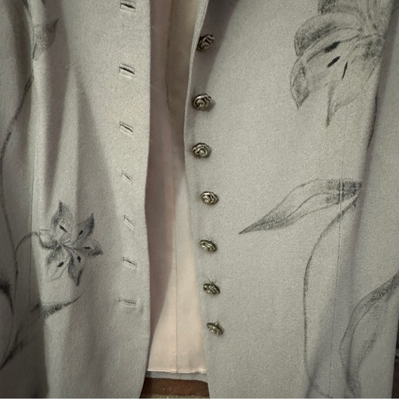 VTG Zelda floral button front 3/4 sleeve blazer size 18 -44 chest / 27” long - Picture 3 of 7
